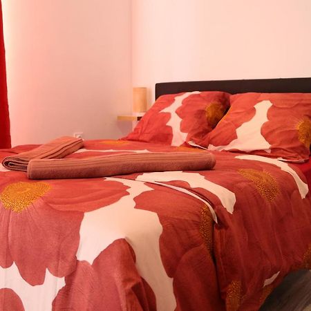 Saturne Apartment Saint-Quentin  Bagian luar foto